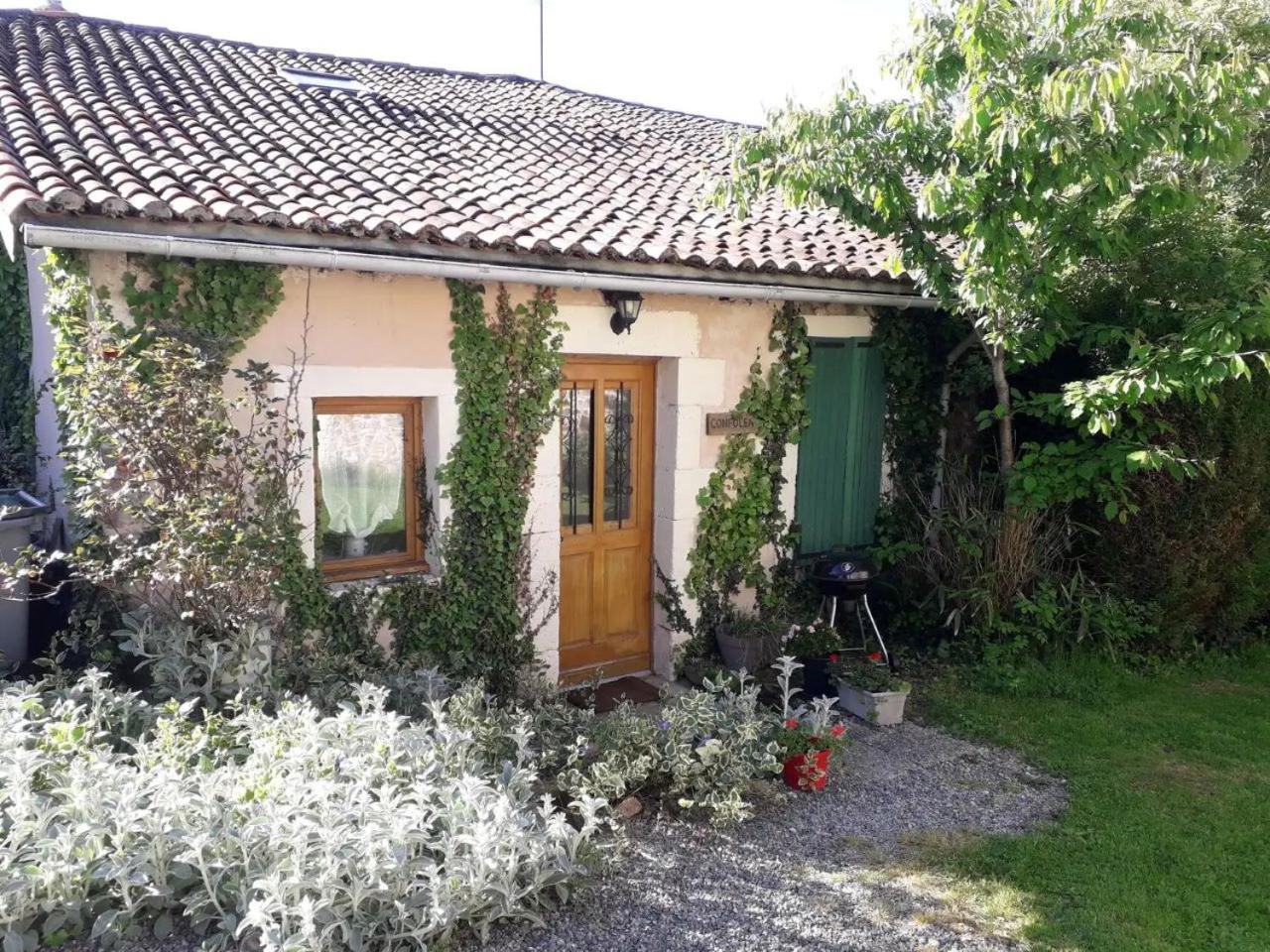 Tranquille Vienne Gites A Chirac Dept Charente Kültér fotó